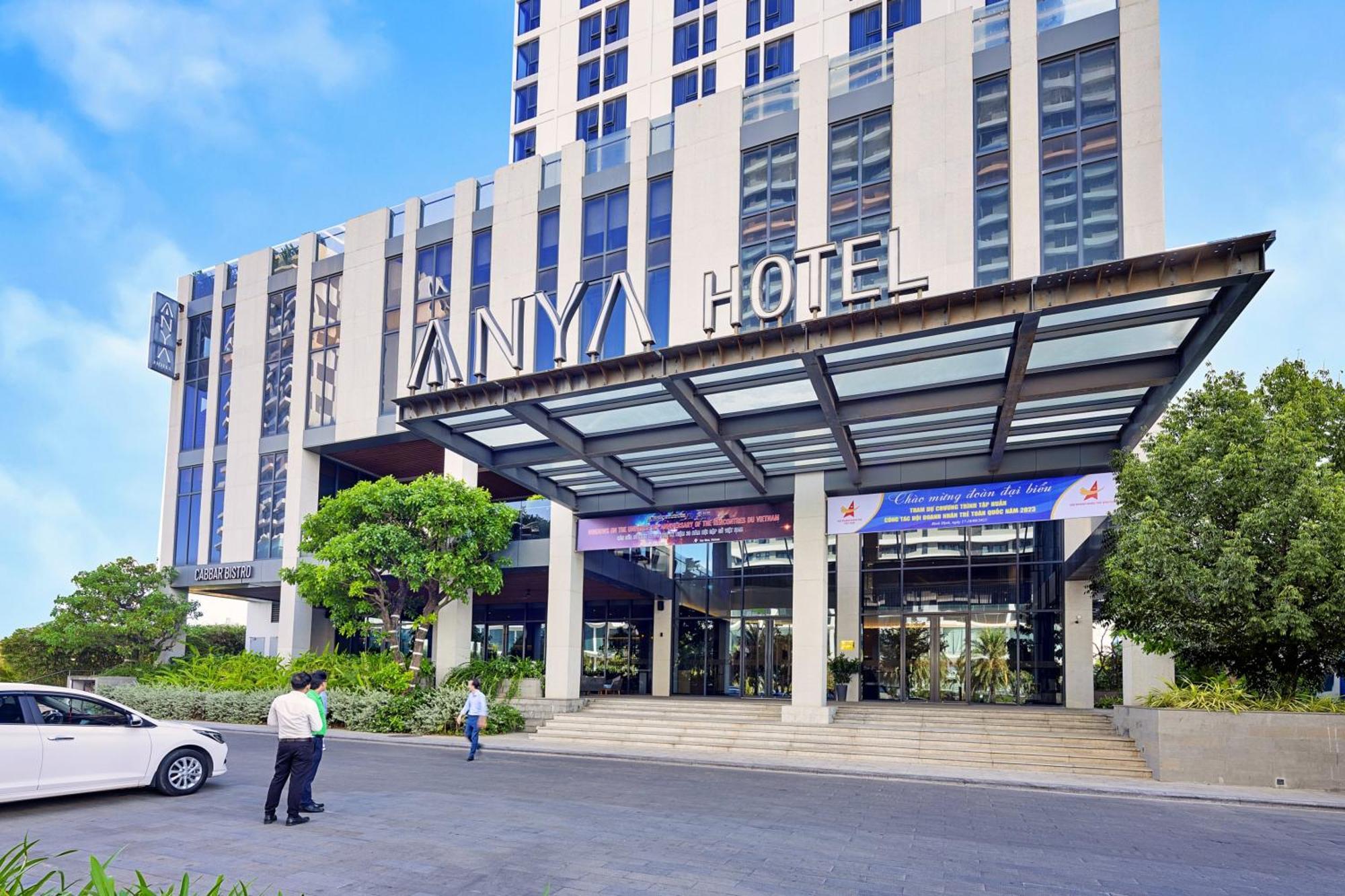 Anya Hotel Куи Нхон Екстериор снимка